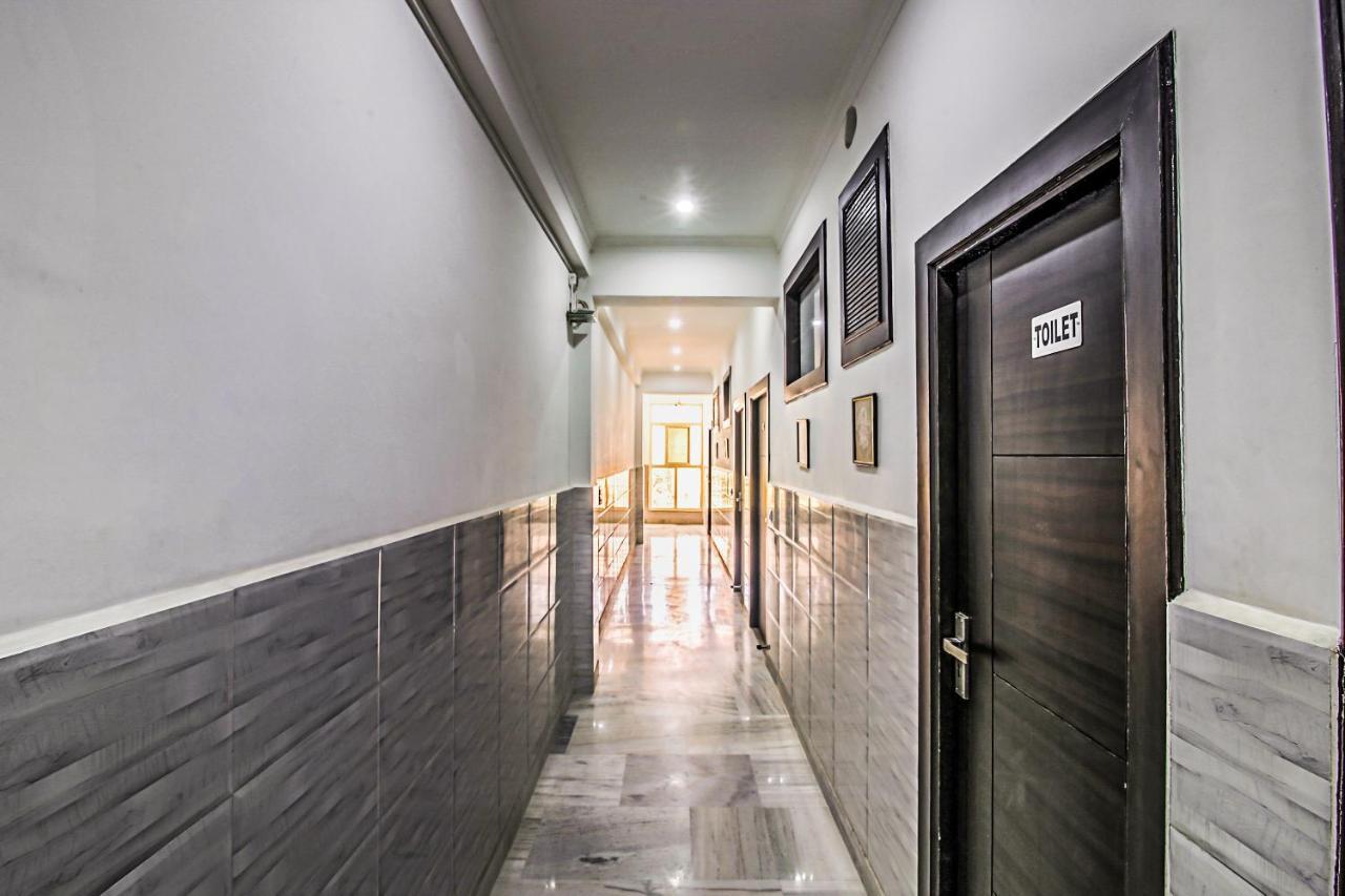 Hotel Oyo 8888 Riga Hs Deluxe Agra  Exterior foto